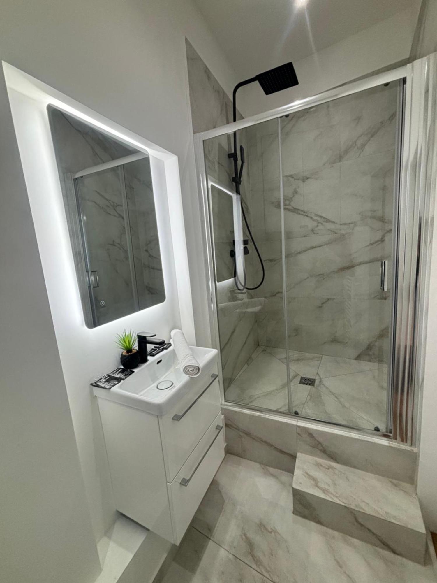 Marais - Modern Apartment ปารีส ภายนอก รูปภาพ
